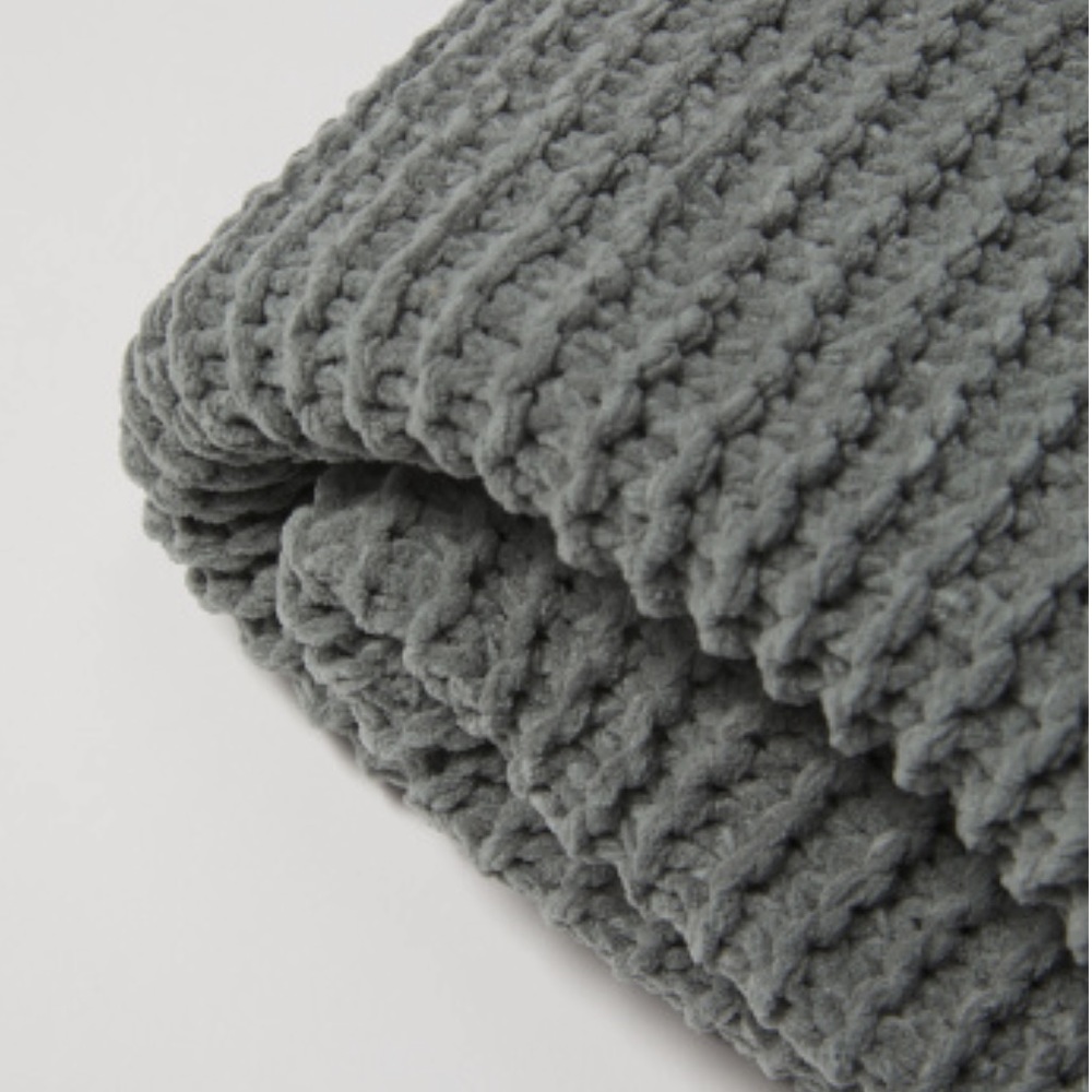 ๐๐ป NWT Rae Dunn โBOO!โ Ghost Gray Ribbed Throw Blanket w/ Patch Goth Spooky LL - Picture 3 of 3